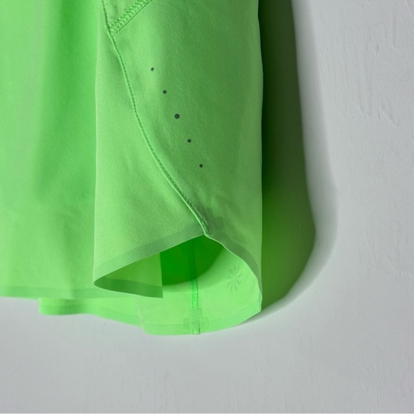 SALE {5/$25} 📦 Athleta Run With It 14” Skort Neon Fiji Mint Green XS - Picture 5 of 8